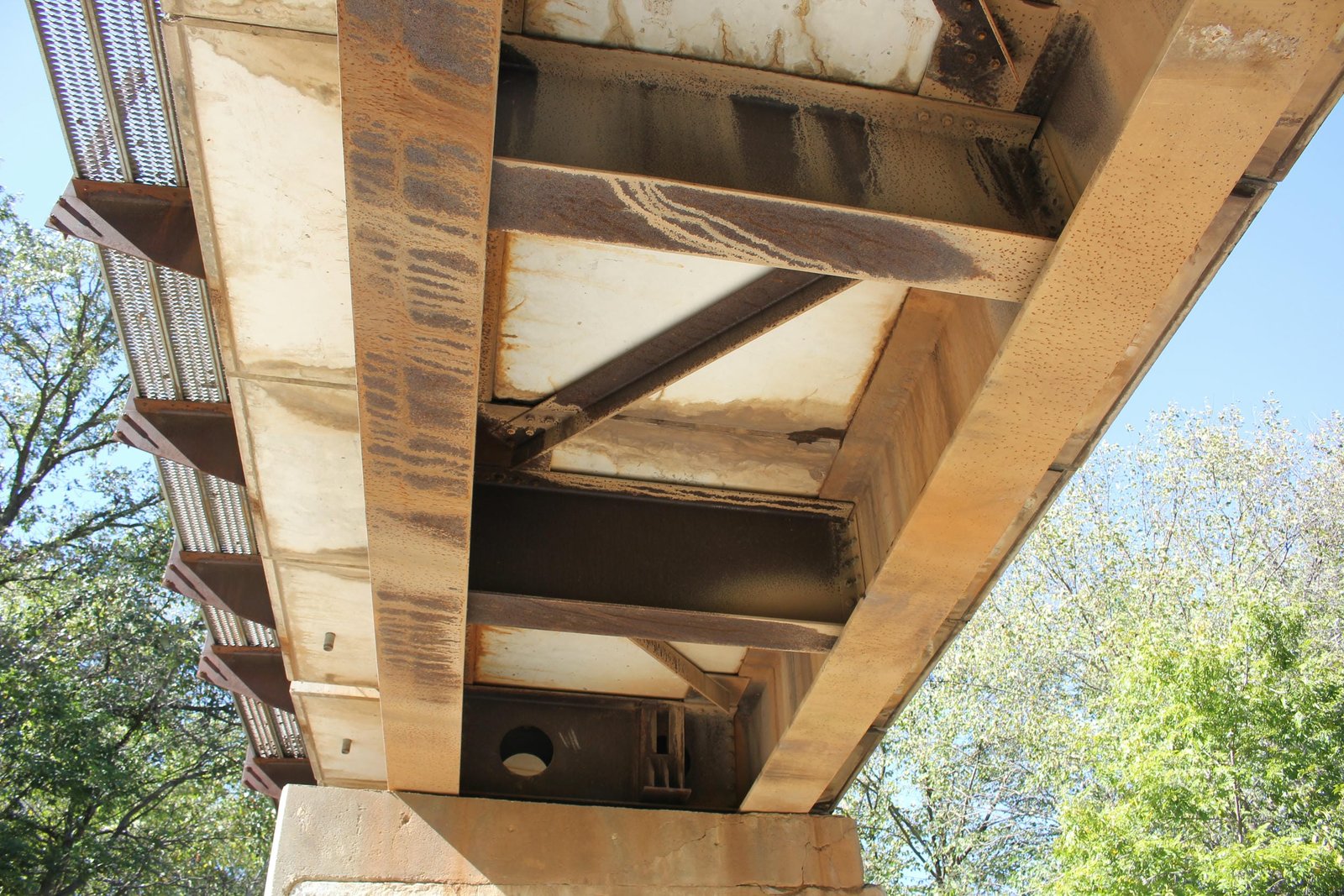 Center span details
